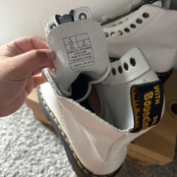 Dr. Marten's Sinclair Boots - Picture 6 of 6